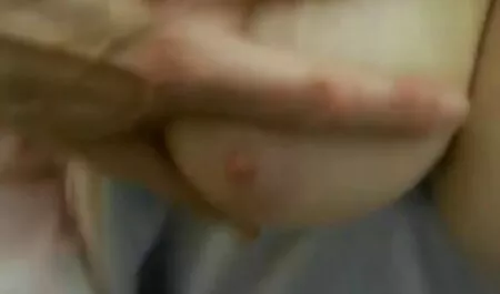 زیبا و کلیپ سکس دوجنسه دلفریب, اروپایی, زن ارضا خودش را با dildo بزرگ