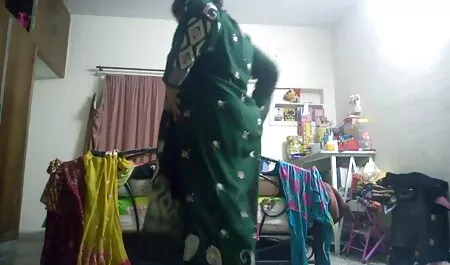 بازی با کلیپ سکسی خارجی کوتاه dildo